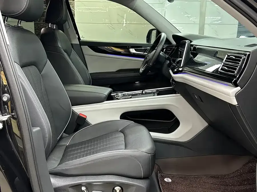 Volkswagen Teramont 2022 Touron 380TSI 4WD Luxury Edition 2022 — миниатюра 3