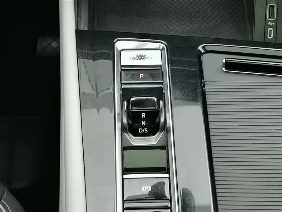 Volkswagen Teramont 2021 Touron 380TSI 4WD Luxury Edition 2022 — миниатюра 4