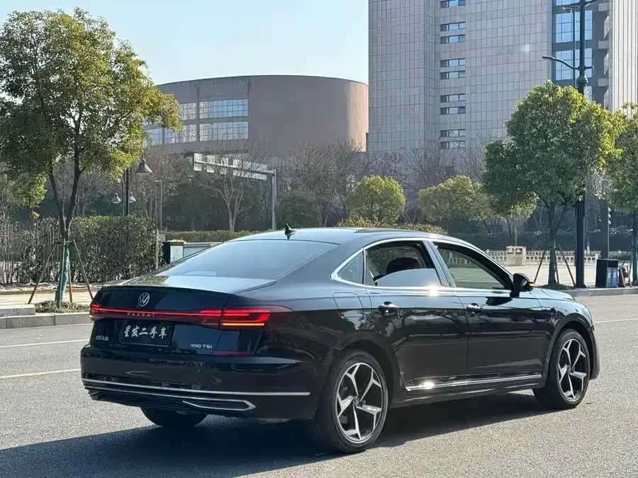 Volkswagen Passat Passat 2025 Outstanding Model 380TSI Starry Sky Dragon Edition 2025 — миниатюра 2