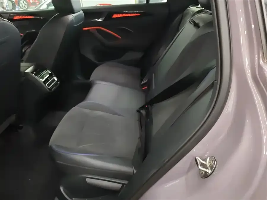Volkswagen Tiguan L Tiguan L 2024 Pro 330TSI 2WD R-Line Premium Edition 2026 — миниатюра 4
