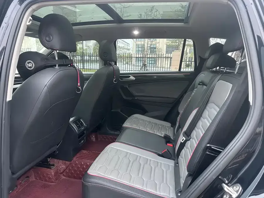 Volkswagen Tiguan L Tiguan L 2022 330TSI Automatic 2WD R-Line Flagship Edition 2022 — миниатюра 2