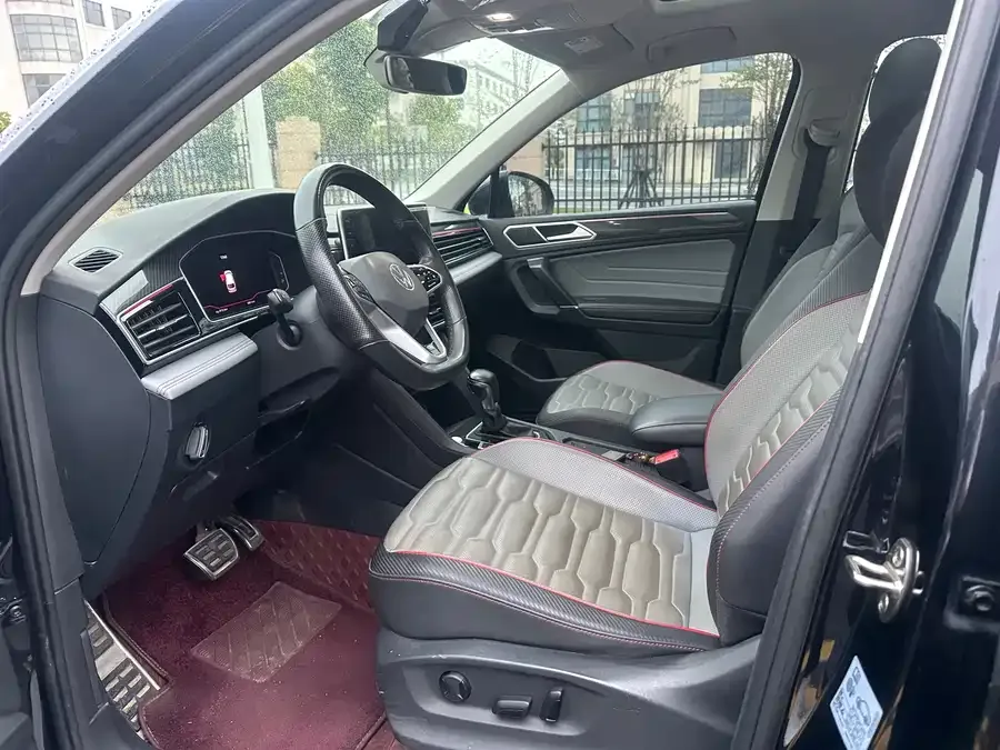 Volkswagen Tiguan L Tiguan L 2022 330TSI Automatic 2WD R-Line Flagship Edition 2022 — миниатюра 4