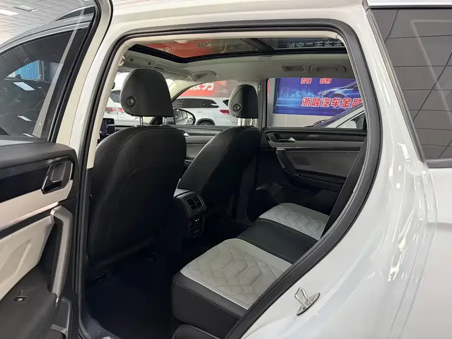 Volkswagen Tayron Tanyue 2024 300TSI 2WD Luxury Plus Advanced Edition 2024 — миниатюра 5