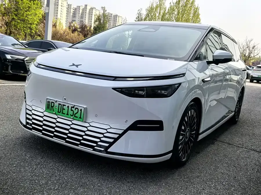 XPeng XPeng X9 2025