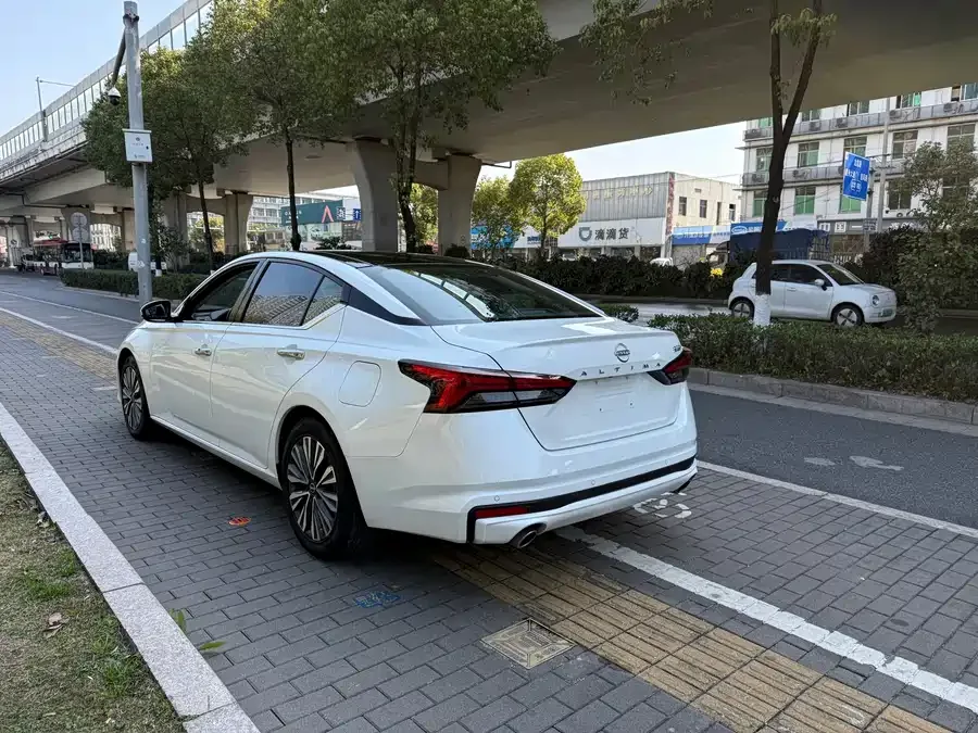 Nissan Altima 2022 Teana 2.0L XL-TLS Enjoy Edition 2023 — миниатюра 2