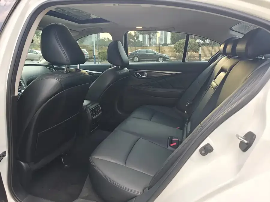 Infiniti Q50L 2022 2.0T Comfort Edition 2023 — миниатюра 2