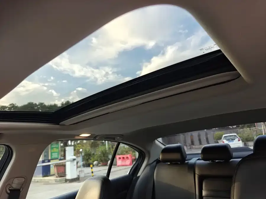 Infiniti Q50L 2022 2.0T Comfort Edition 2023 — миниатюра 3