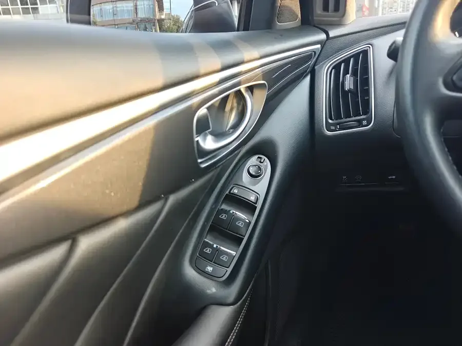 Infiniti Q50L 2022 2.0T Comfort Edition 2023 — миниатюра 4