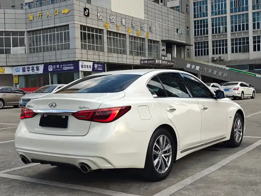 Infiniti Q50L 2022 2.0T Comfort Edition 2023 — миниатюра 5