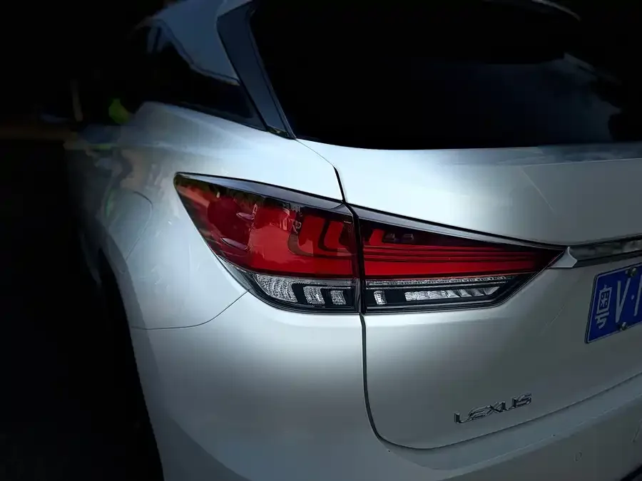 Lexus RX 2020 facelift 300 two-wheel drive elite version 2022 — миниатюра 4