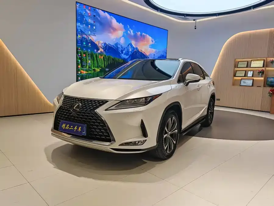 Lexus RX 2020 facelift 300 four-wheel drive elegant version 2022 — фото 1, купить с доставкой в Москву