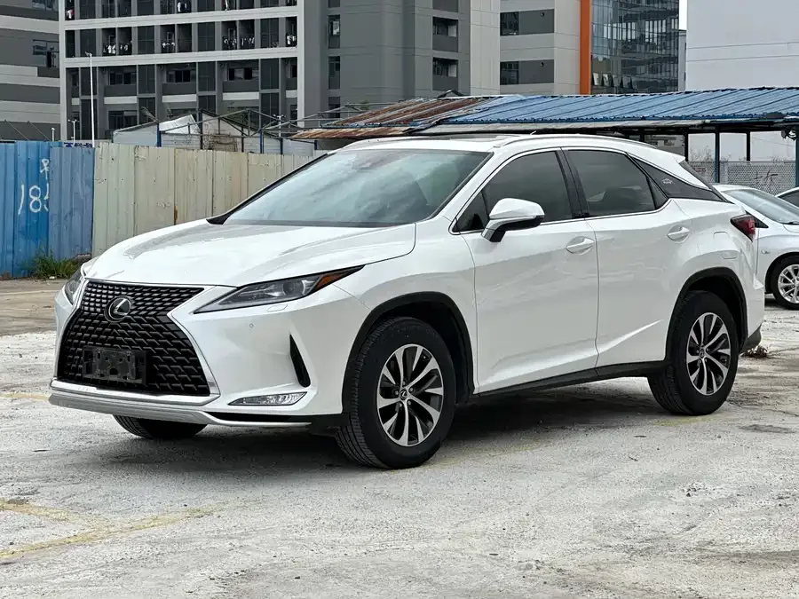 Lexus RX 2020 300 two-wheel drive comfort version China VI 2022 — фото 1, купить с доставкой в Москву