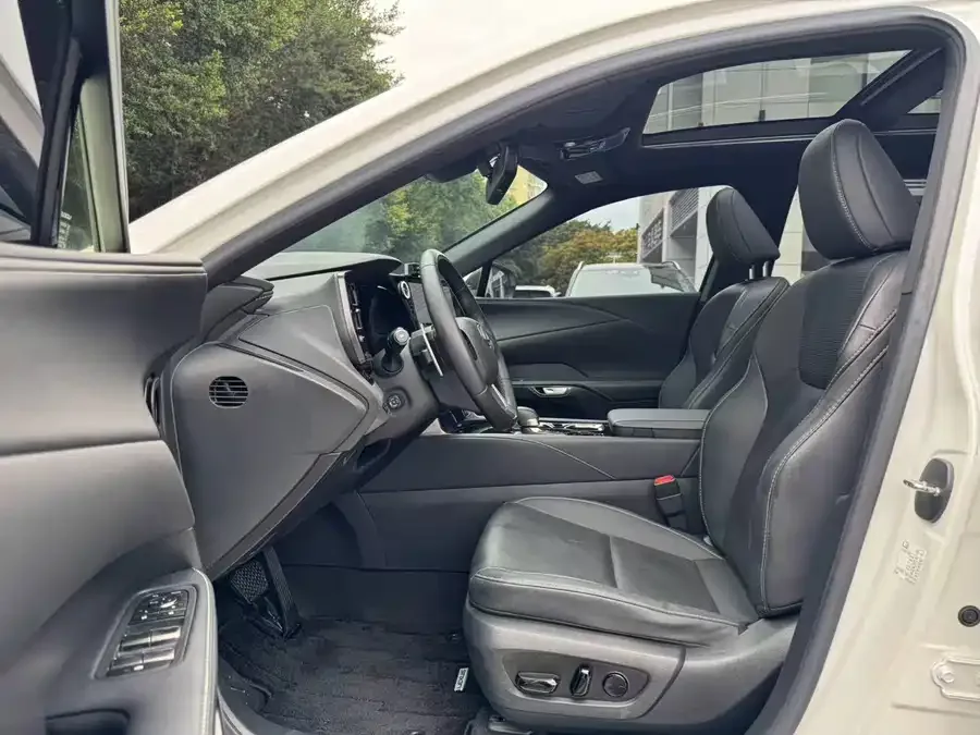 Lexus RX 2023 350h 4WD Pure Edition 2023 — миниатюра 2