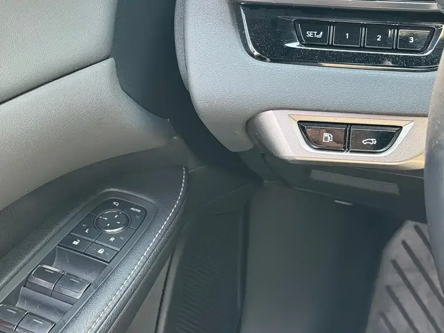 Lexus RX 2023 350h 4WD Pure Edition 2023 — миниатюра 4