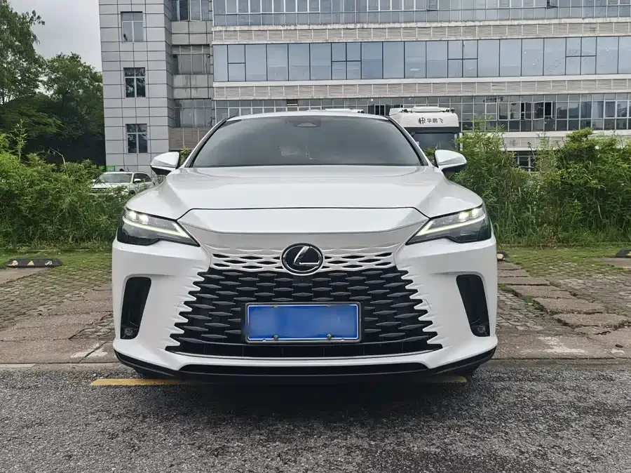 Lexus RX 2023