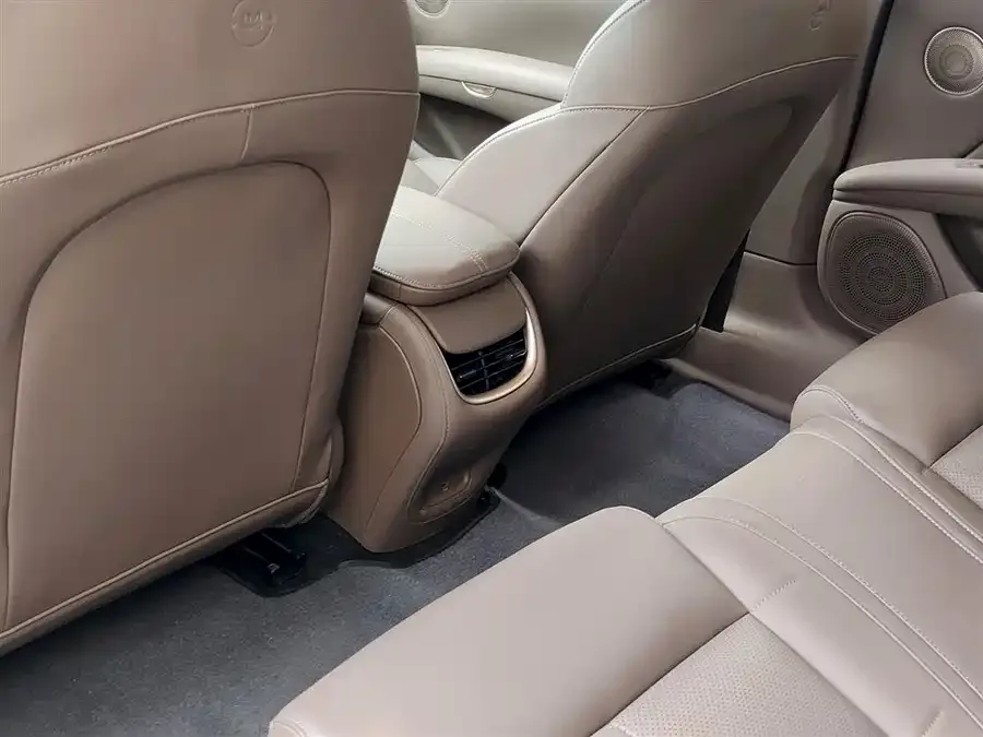 Zhiji L6 Zhiji L6 2025 Ultra 2025 — миниатюра 3