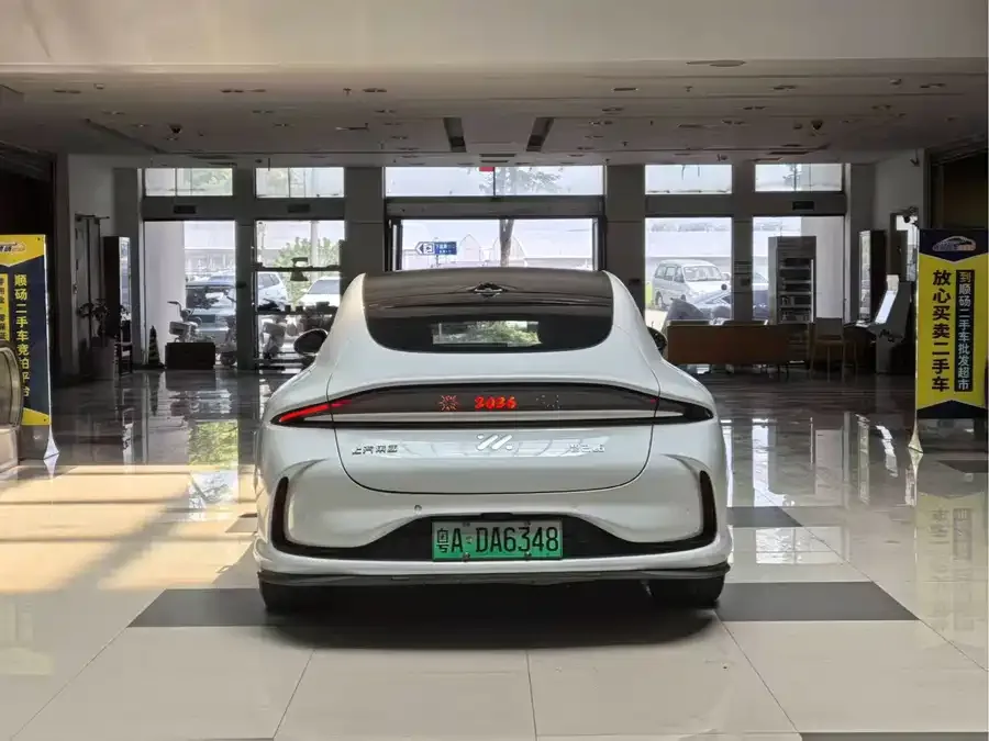Zhiji L6 Zhiji L6 2024 Max Standard Edition 2025 — миниатюра 3