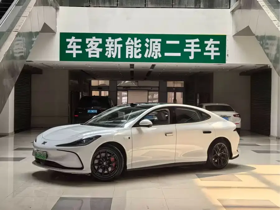 Zhiji L6 2025
