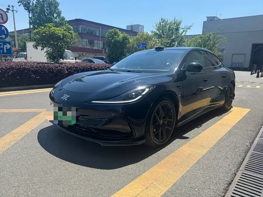 Zhiji L6 2025