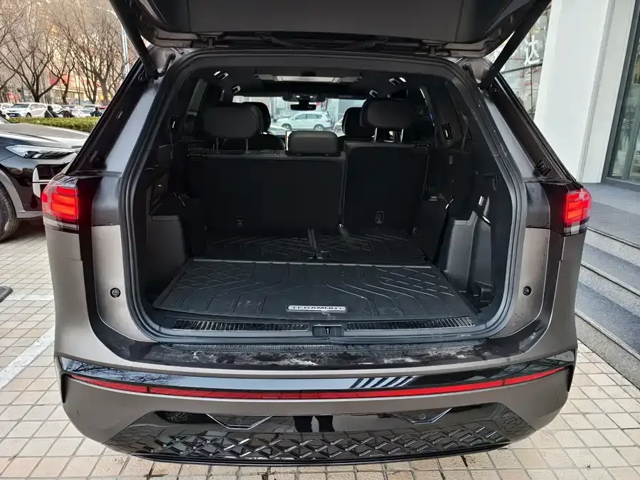 Volkswagen Teramont 2025 Touron Pro 450TSI 4WD Summit Edition 2025 — миниатюра 3
