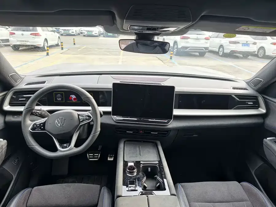 Volkswagen Teramont 2025 Touron Pro 450TSI 4WD Summit Edition 2025 — миниатюра 2