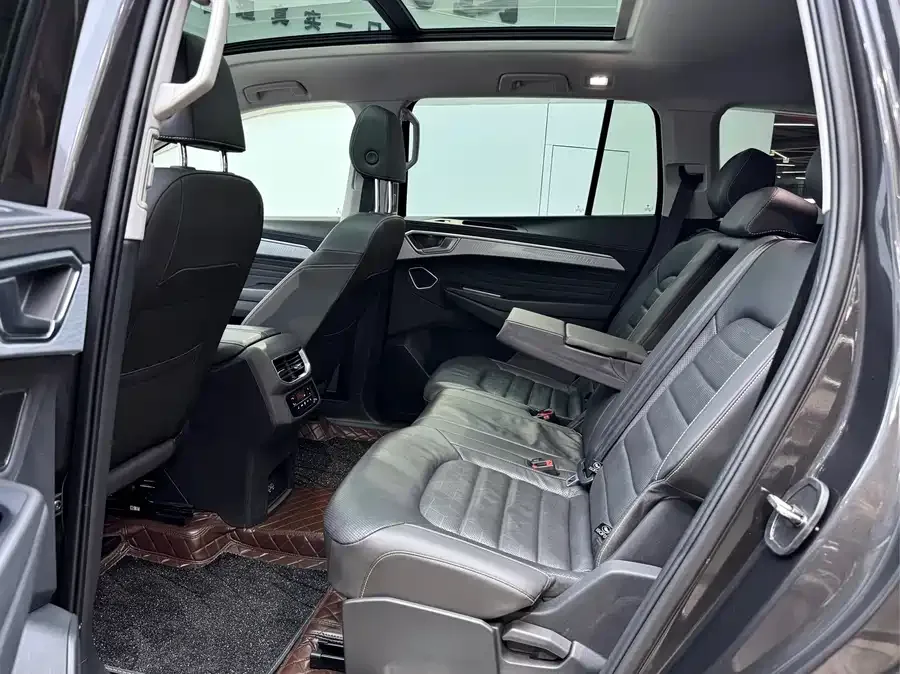 Volkswagen Talagon 2022 Lanjing 380TSI 4WD Luxury Jiajing Edition Pro 7 Seaters 2023 — миниатюра 2