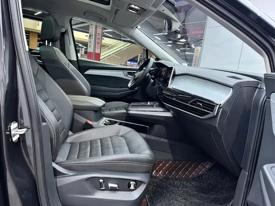Volkswagen Talagon 2022 Lanjing 380TSI 4WD Luxury Jiajing Edition Pro 7 Seaters 2023 — миниатюра 5