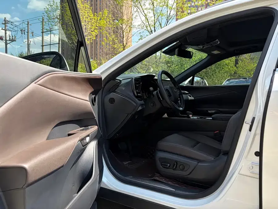 Lexus RX 2023 350h 4WD Pure Edition 2024 — миниатюра 2