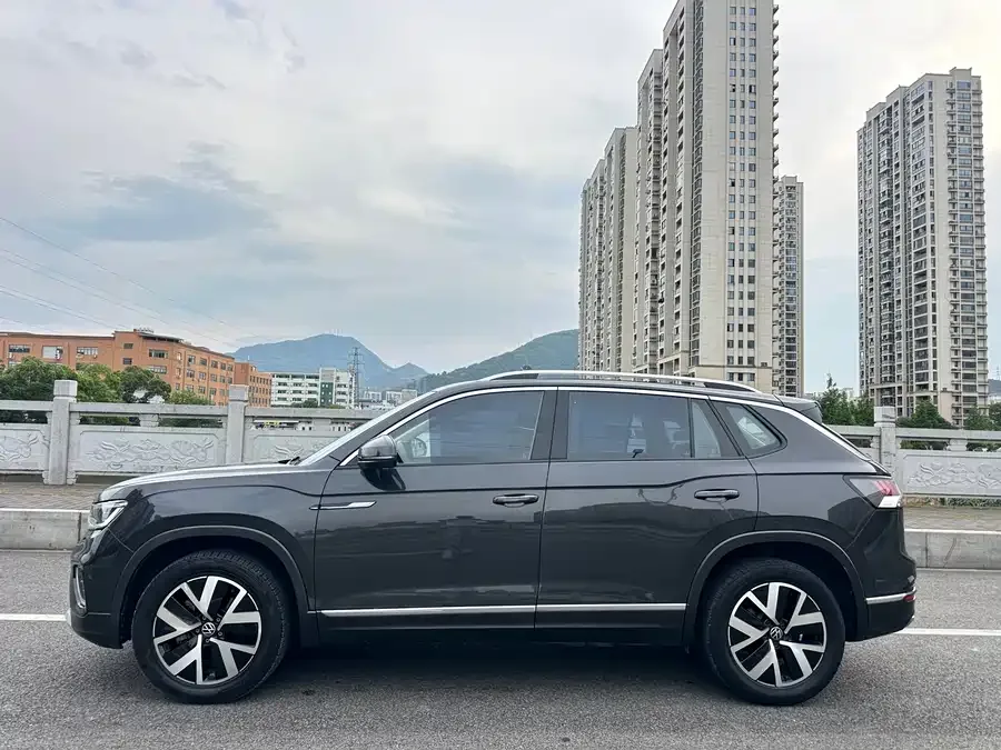 Volkswagen Tayron Tanyue 2023 330TSI 2WD Luxury Plus Advanced Edition 2023 — миниатюра 4