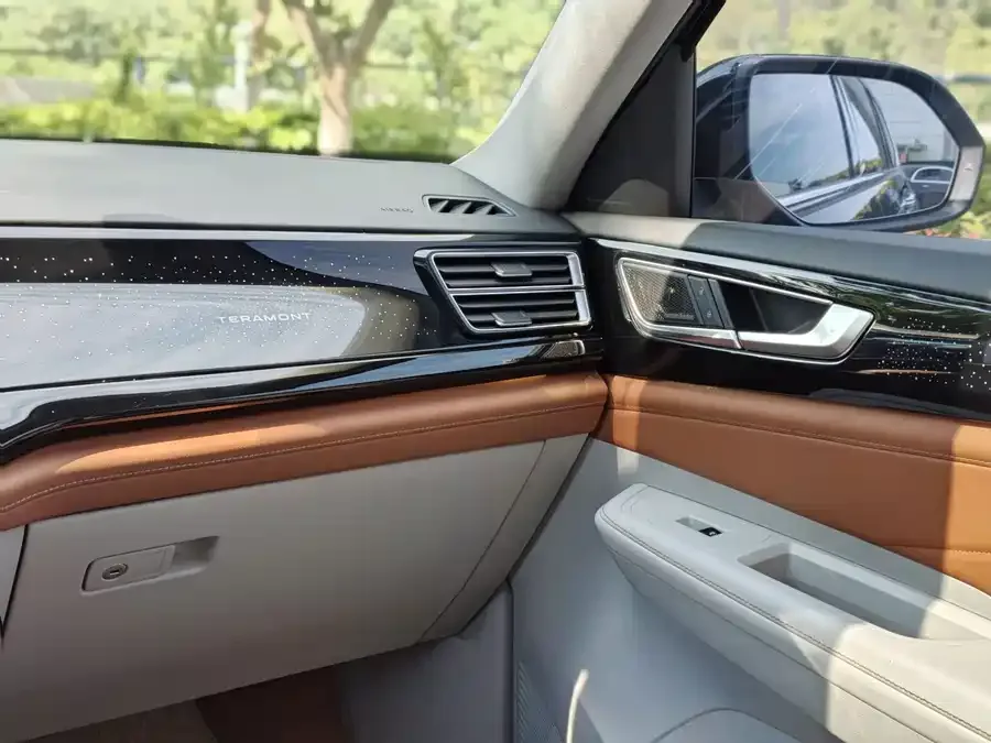 Volkswagen Teramont 2023 Touron 530 V6 4WD flagship version 2023 — миниатюра 4