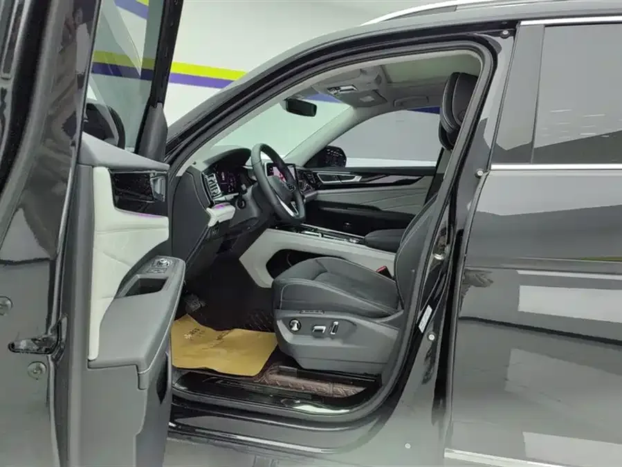 Volkswagen Teramont 2024 Touron 380TSI 4WD Dragon Edition 2024 — миниатюра 3
