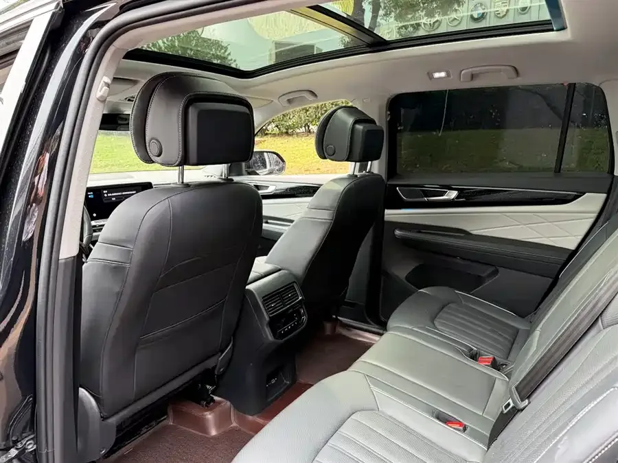 Volkswagen Teramont 2024 Touron 380TSI 4WD Luxury Edition 2024 — миниатюра 3