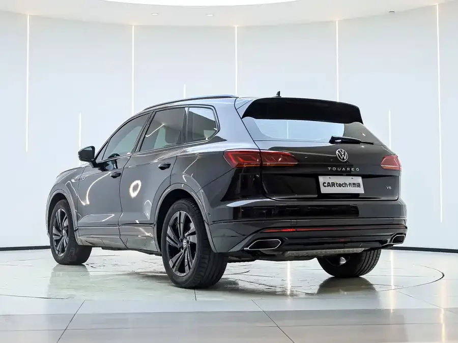 Volkswagen Touareg Touareg 2022 3.0TSI Ruixiang Edition Obsidian Sports Package 2023 — миниатюра 2