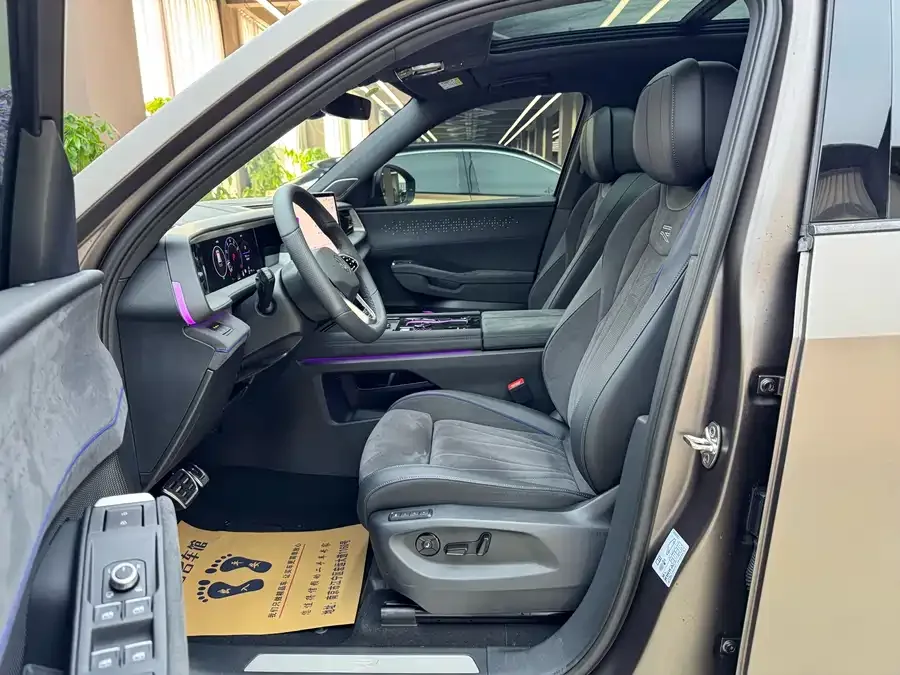 Volkswagen Teramont 2026 Touran Touran Pro 450TSI 4WD Peak Edition 2025 — миниатюра 3