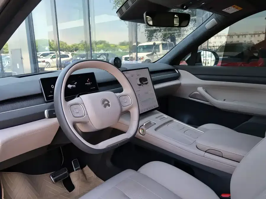 NIO ES8 NIO ES8 2024 75kWh Executive Edition 2025 — миниатюра 2