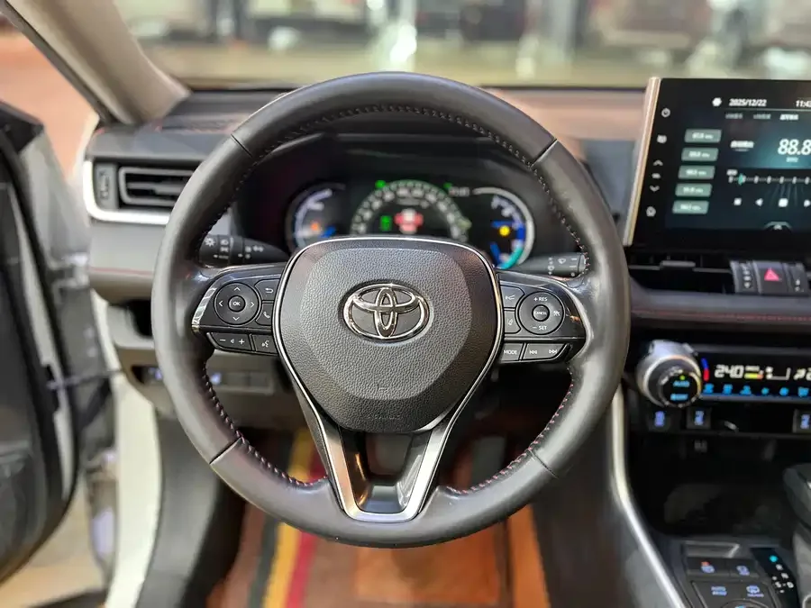 Toyota Wildlander New Energy Wildlander New Energy 2021 High-Performance Edition 2.5L 2WD Power Edition 2022 — миниатюра 4
