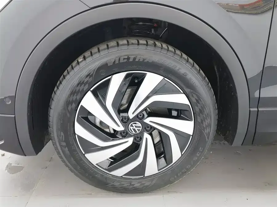 Volkswagen Tiguan L Tiguan L 2024 Outstanding Model 330TSI Automatic Two-Wheel Drive R-Line Dragon Glory Edition 2024 — миниатюра 5