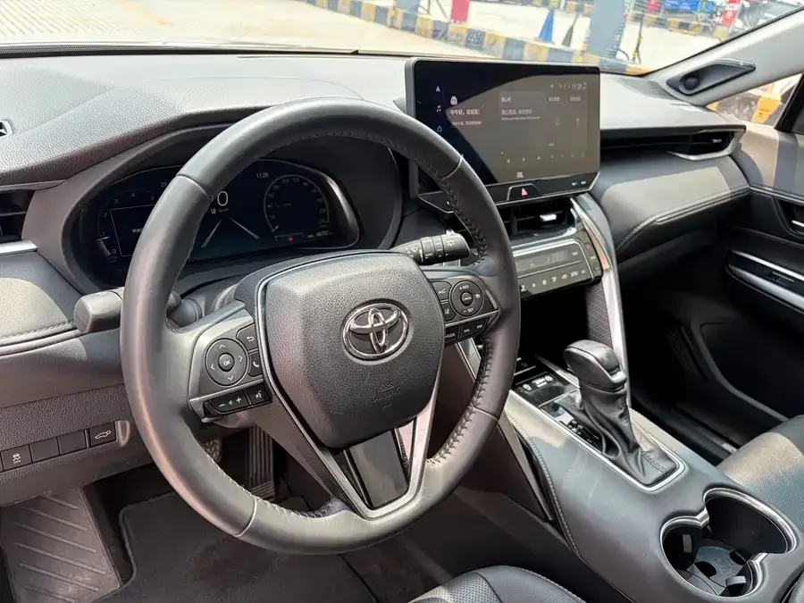Toyota Venza Venza 2023 2.0L CVT 2WD Technology Edition 2023 — миниатюра 4