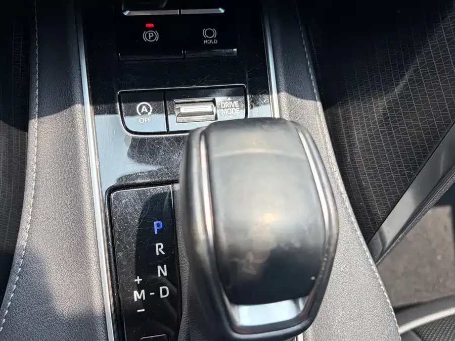 Toyota Venza Venza 2023 2.0L CVT 2WD Technology Edition 2023 — миниатюра 5