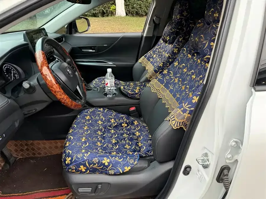 Toyota Venza Venza 2022 2.0L CVT 2WD Luxury Edition 2023 — миниатюра 5