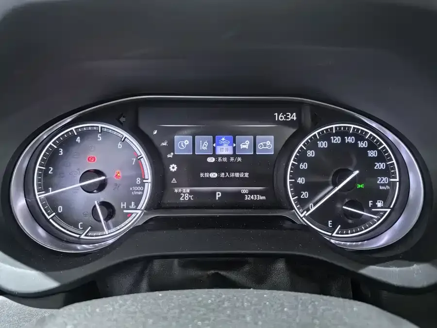 Toyota Venza Venza 2022 2.0L CVT 2WD Luxury Edition 2022 — миниатюра 4
