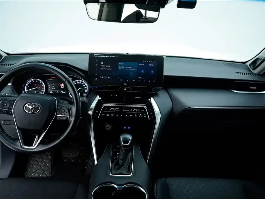 Toyota Venza Venza 2022 2.0L CVT 2WD Premium Edition 2022 — миниатюра 2