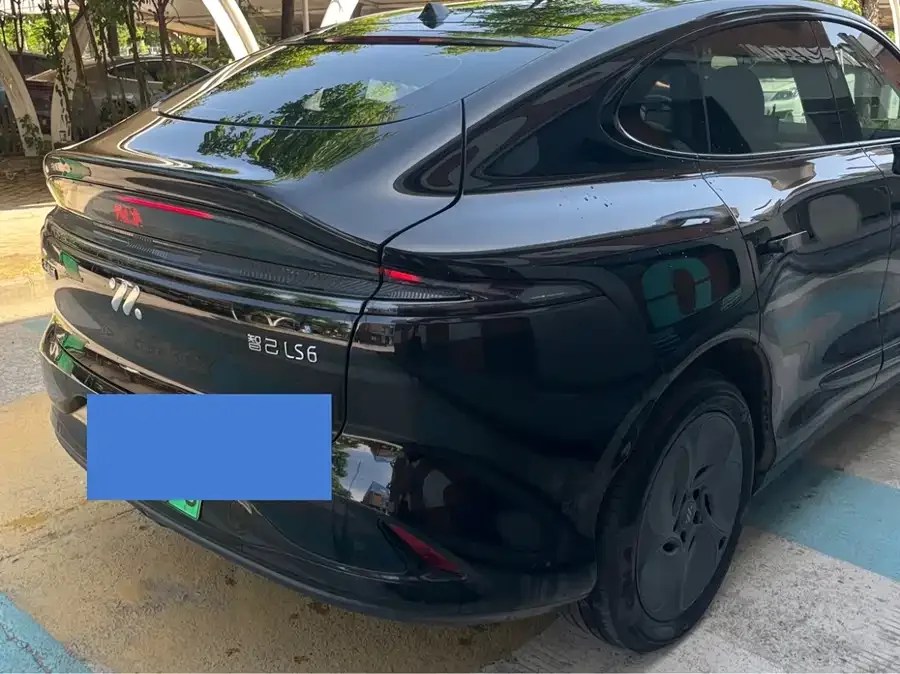 IM Motors LS6 Zhiji LS6 2025 Linglizard Intelligent Driving Edition 2024 — миниатюра 3