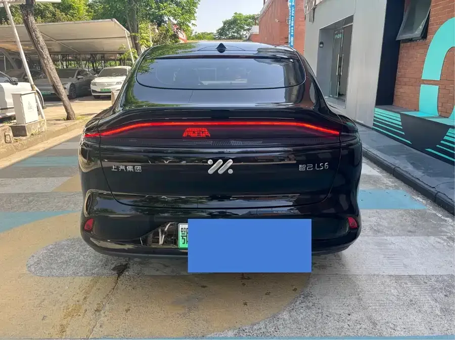 IM Motors LS6 Zhiji LS6 2025 Linglizard Intelligent Driving Edition 2024 — миниатюра 5