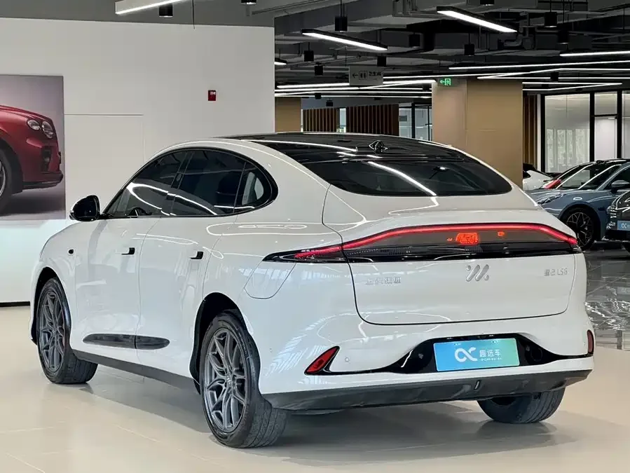 IM Motors LS6 Zhiji LS6 2025 Linglizard Intelligent Driving Edition 2025 — миниатюра 5