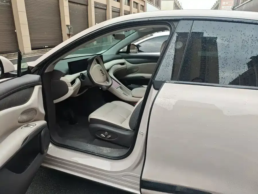 IM Motors LS6 Zhiji LS6 2025 Linglizard Intelligent Driving Edition 2024 — миниатюра 2