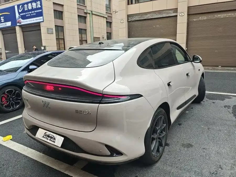 IM Motors LS6 Zhiji LS6 2025 Linglizard Intelligent Driving Edition 2024 — миниатюра 3