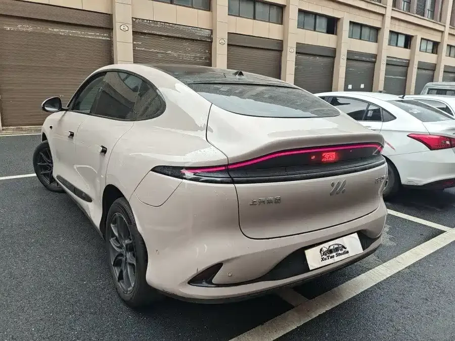 IM Motors LS6 Zhiji LS6 2025 Linglizard Intelligent Driving Edition 2024 — миниатюра 5