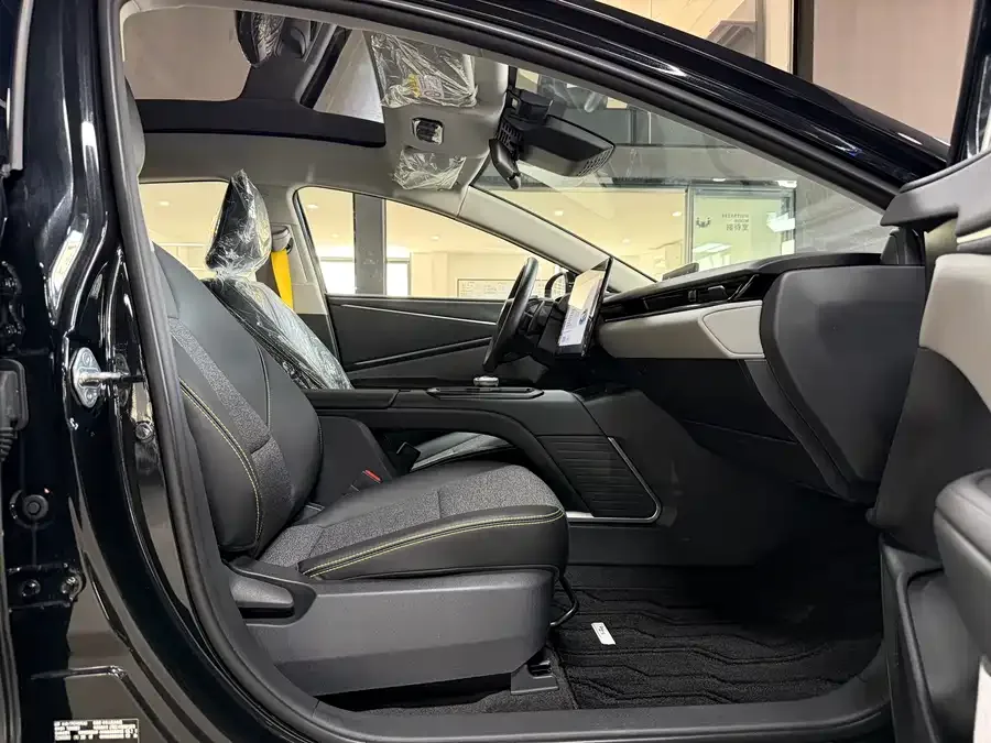 Toyota bZ Toyota bZ5 2025 550 JOY 2026 — миниатюра 3
