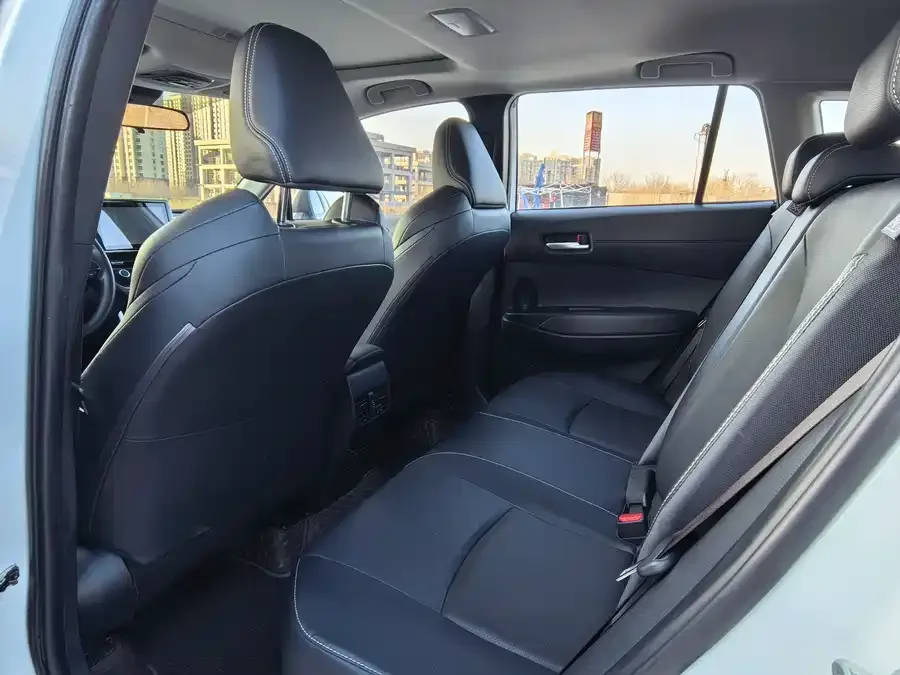 Toyota Frontlander Fenglanda 2022 2.0L CVT Luxury PLUS Edition 2022 — миниатюра 3